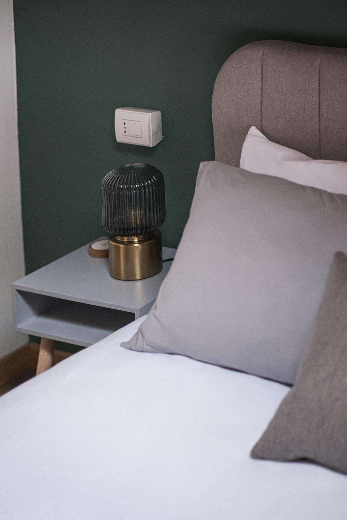 Charmescape Oldtown - 6 Min Walk To Berninaexpress Apartment *